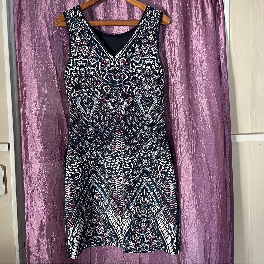 DEX patterned sleeveless formfitting mini dress - size small